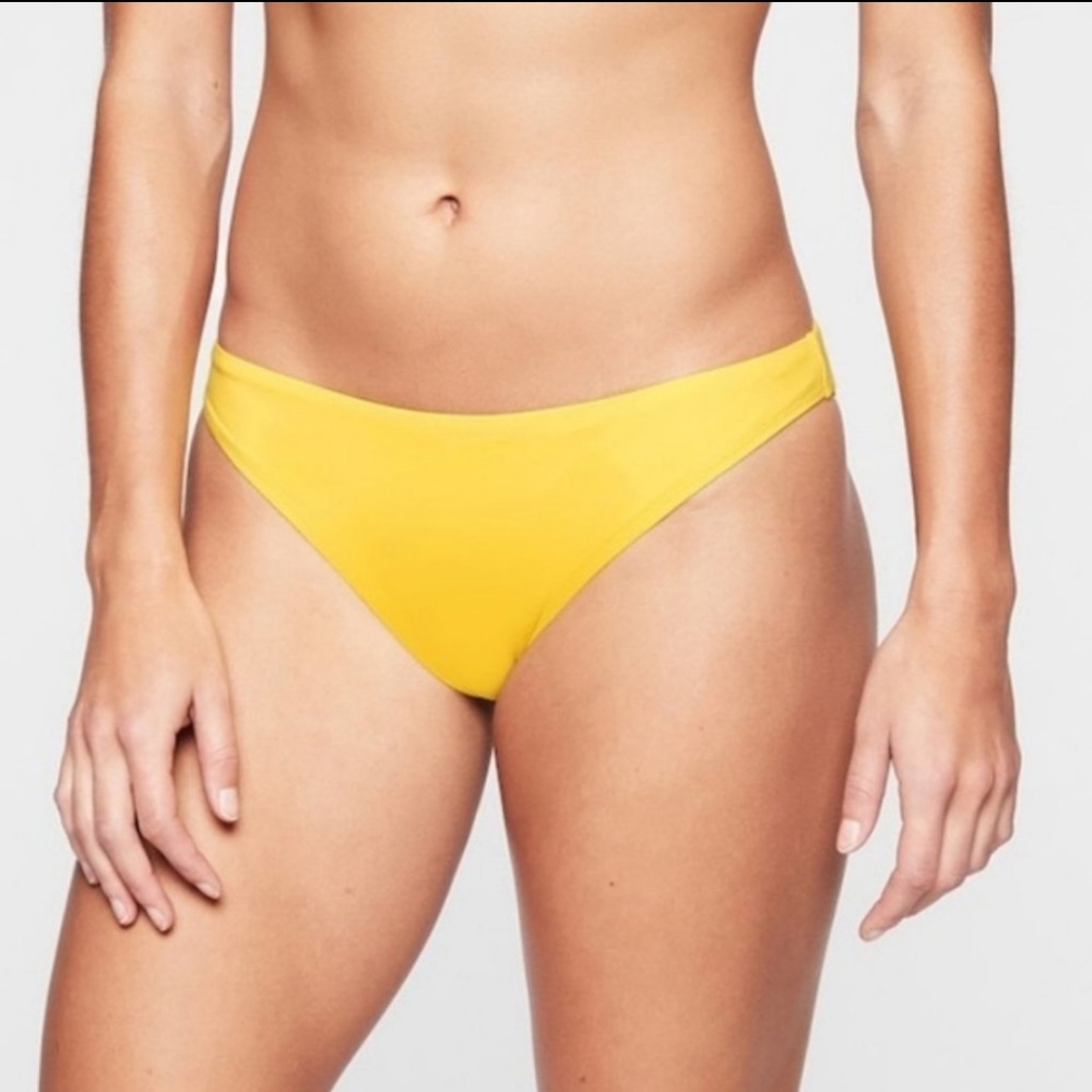 🦊 Athleta Yellow clean low-rise bathing suit bottom